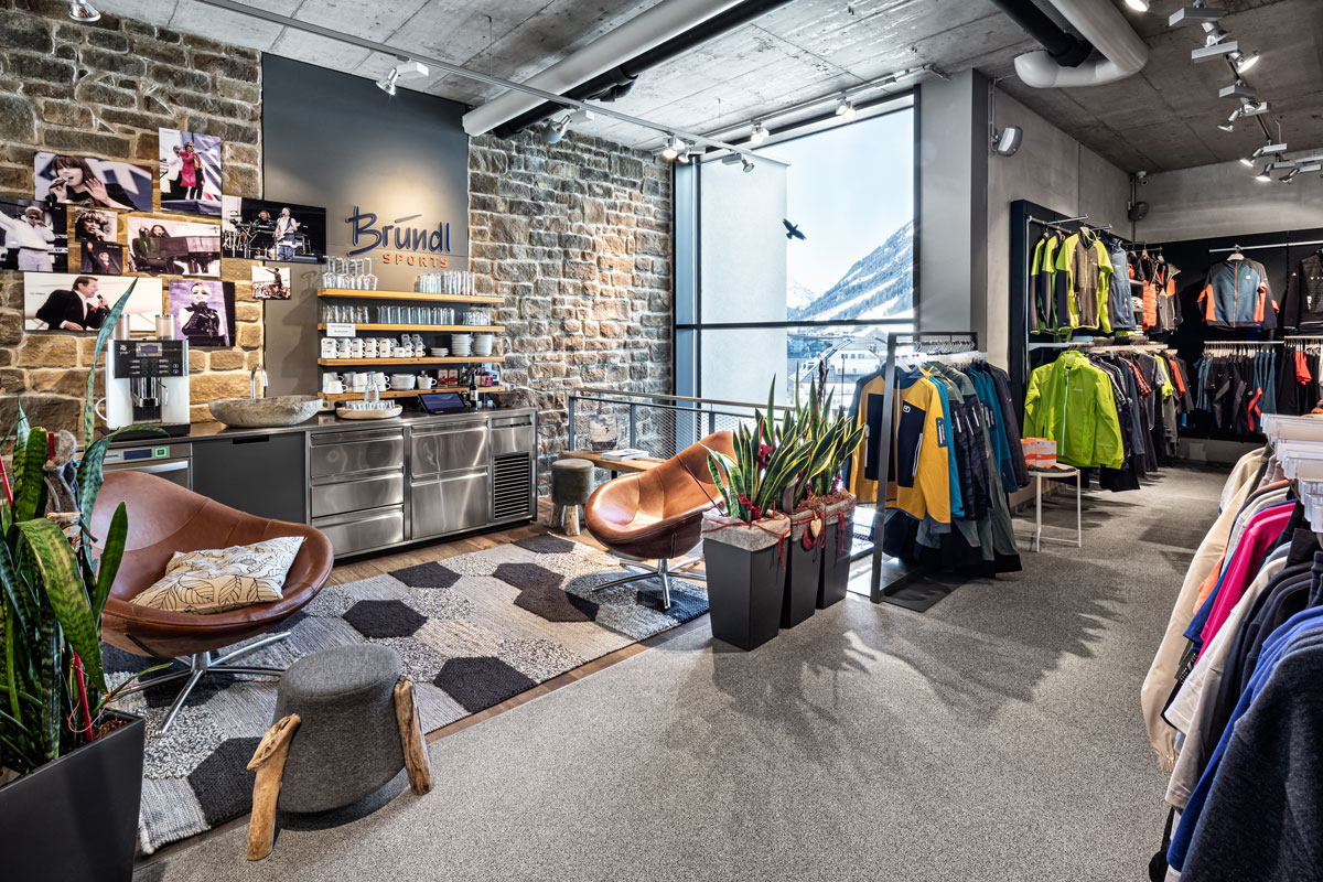 webbruendl-sports-ischgl-zentrum-winter20-innen-lounge2-c-woeckinger