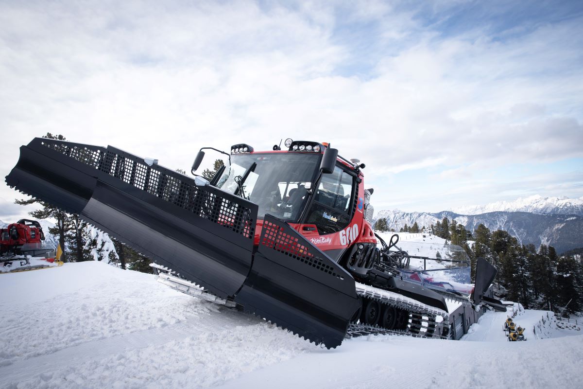 webHochoetz PistenBully