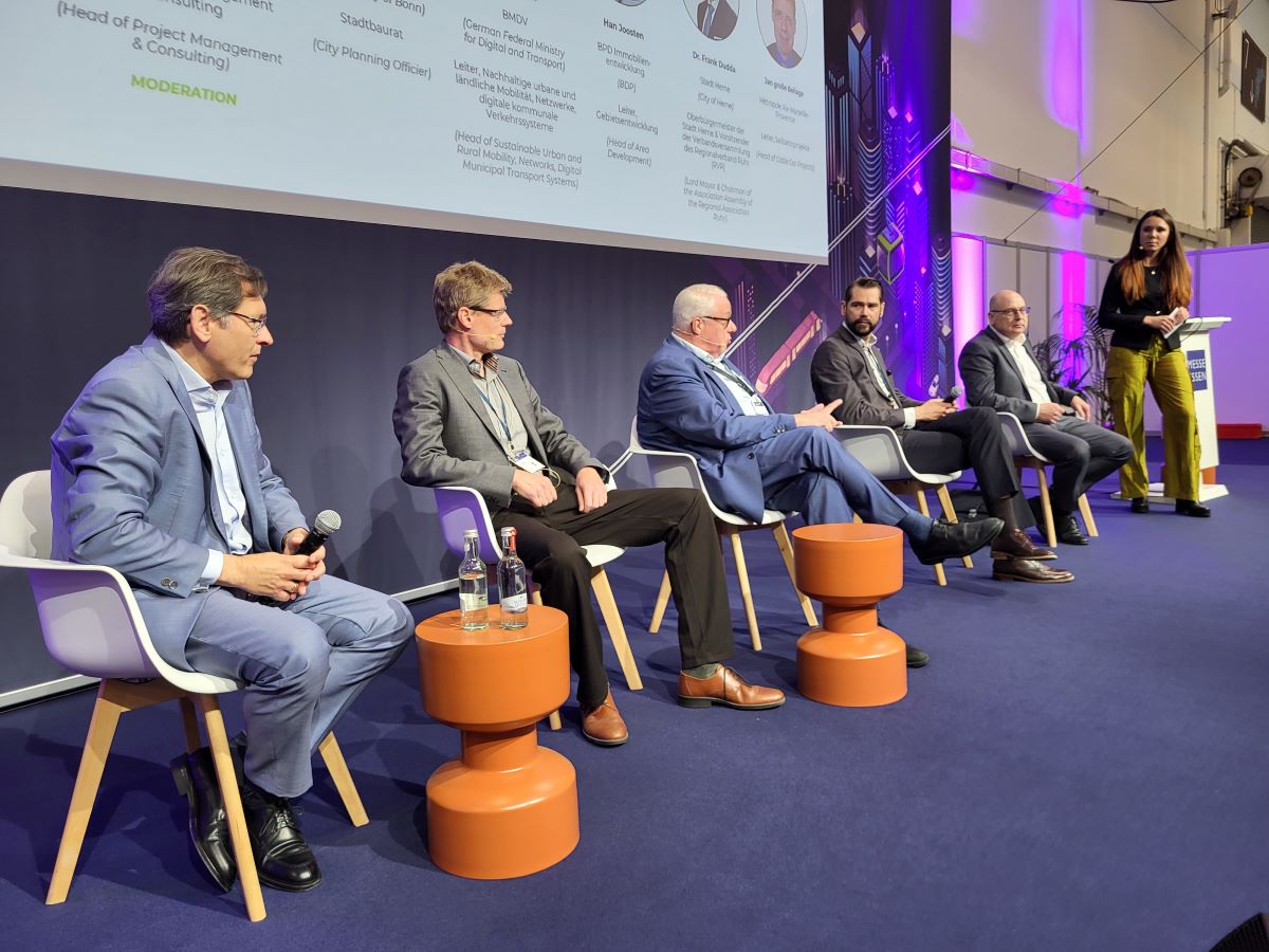 web Podiumsdiskussion