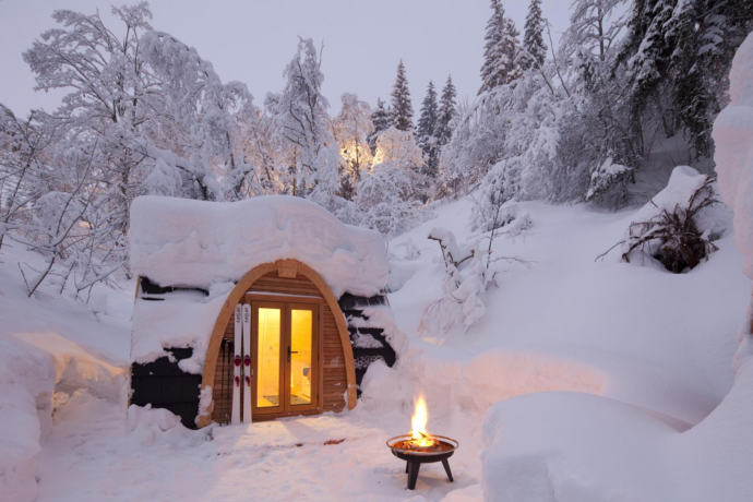 camping-flims-winter-pod-house