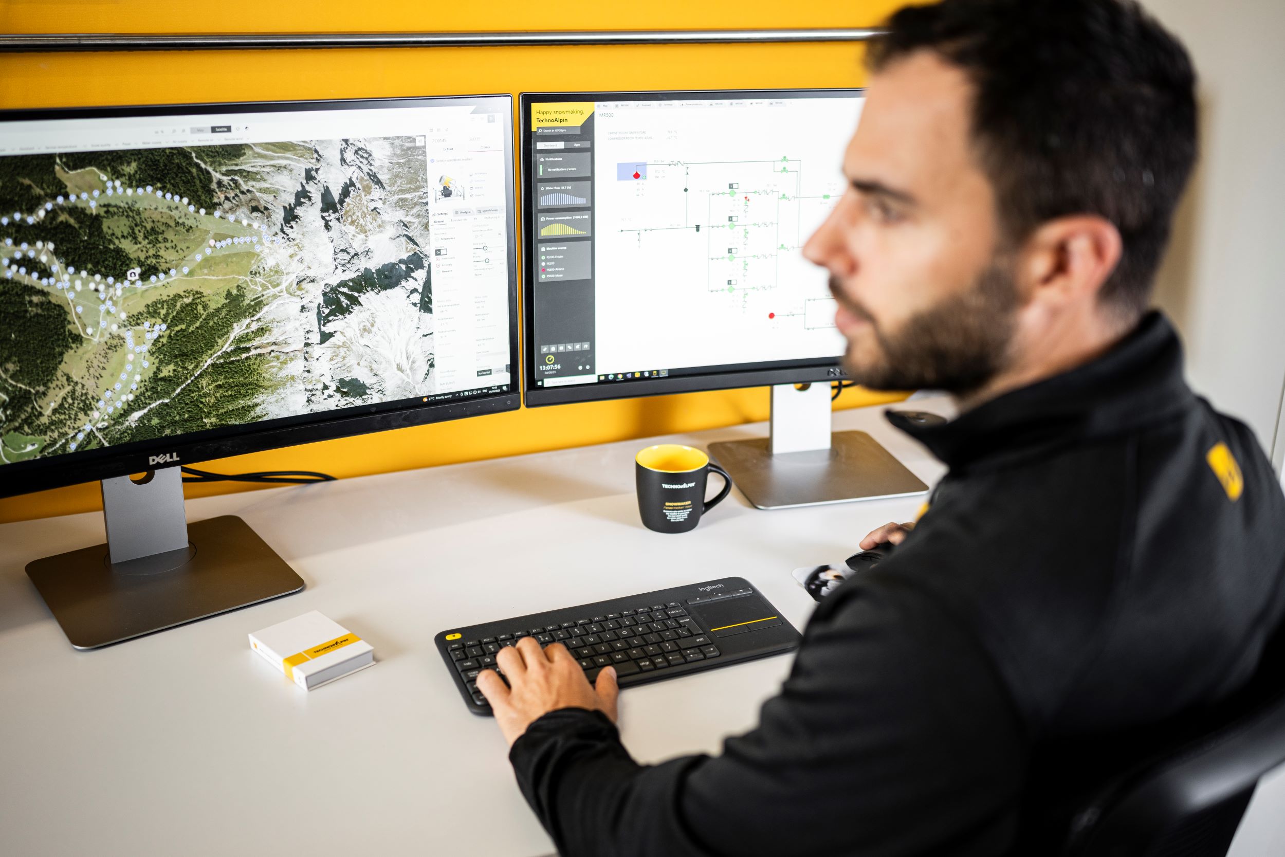 web (C) Hannes Niederkofler_HQ-8576